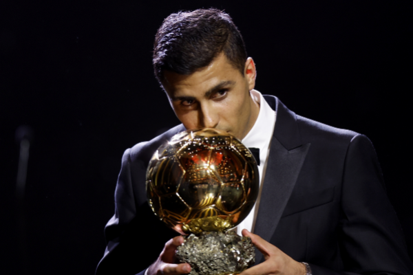  罗德里摘得2024年金球奖 维尼修斯紧随其后